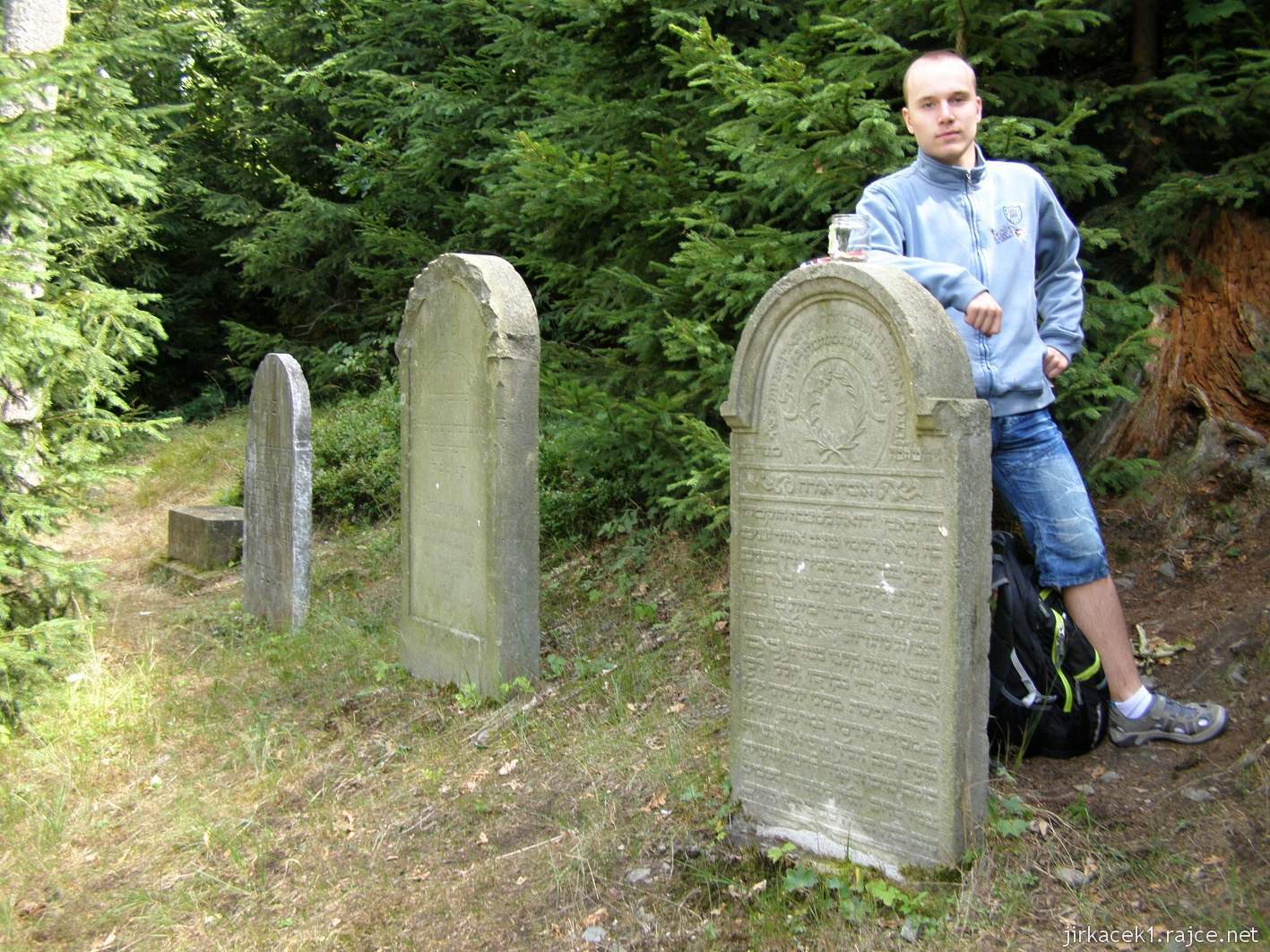 Rokytnice v Orlických horách - židovský hřbitov - řada náhrobků