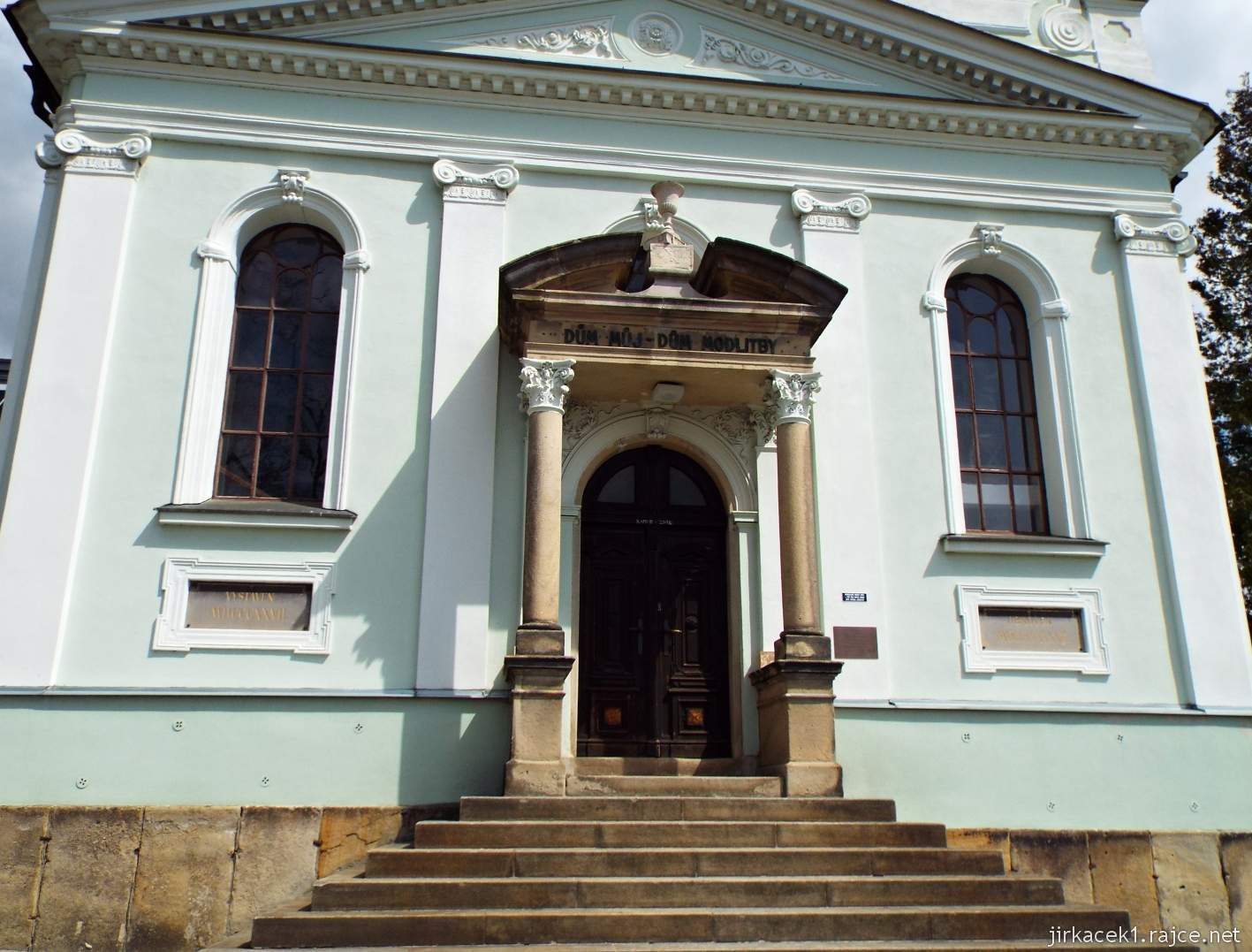 Vsetín - Evangelický kostel Horního sboru - hlavní vchod