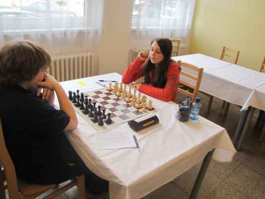 Finále RŽL 2011/2012 (Pravonín, 24. 3. 2012) - Vítězem elitního turnaje A se stala Nela, jež uhrála plný počet bodů, tedy 4.