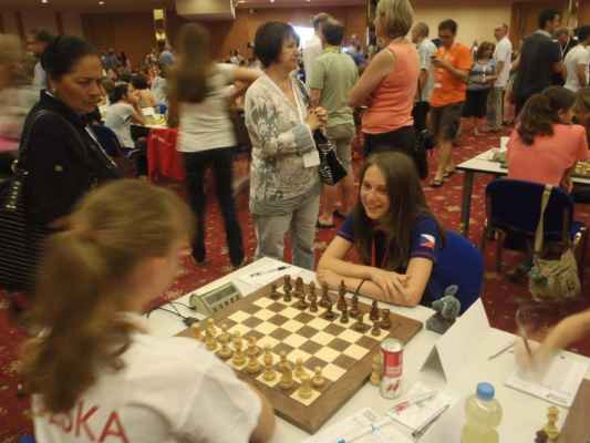 Mistrovství Evropy mládeže (Praha, 16. - 25. 8. 2012) - Nela mezi 86 dívkami uhrála solidních 5 bodů z 9 a jako 39. nasazená skončila na pěkném 31. místě.
