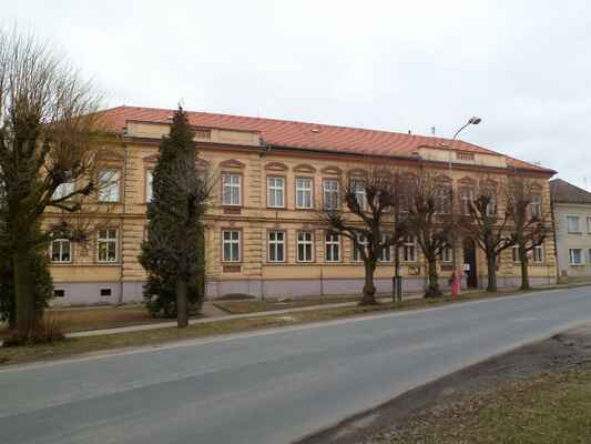 Lochovice -  (51) - Škola.