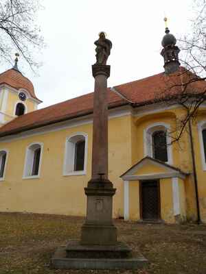 Lochovice -  (59) - Mariánský sloup u kostela sv. Ondřeje.