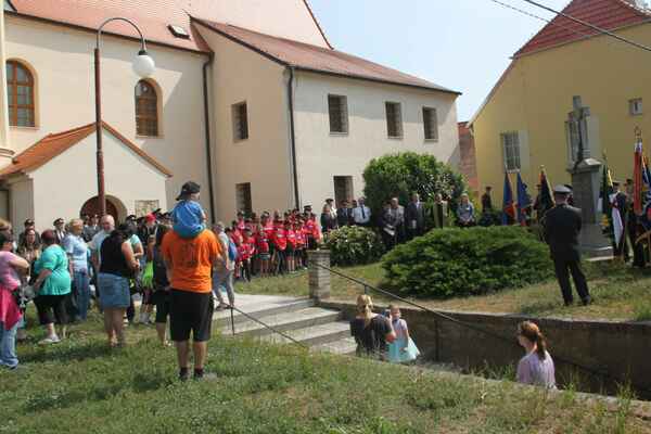 Oslavy 135. výročí založení sboru dobrovolných hasičů v obci Hodonice - Keywords: Hasiči;děti;|Hodonice