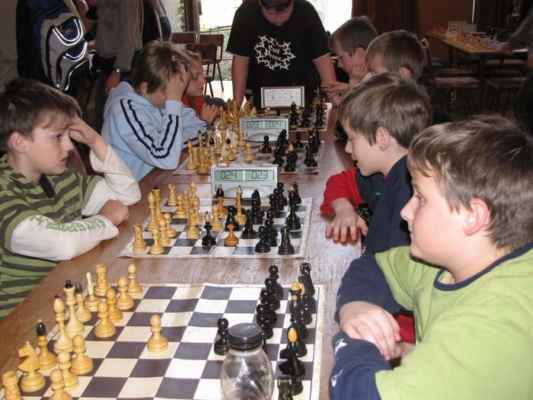 KP mládeže v rapid šachu (Neratovice, 4. 4. 2009) - Já a Vojta Filip HD12
Mně se turnaj nepovedl, coby nasazená dvojka jsem skončil až pátý, a tak jsem na MČR nepostoupil