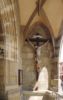 Chrám sv. Mikuláše - kříž u vstupu. Dál se fotit nesmělo a vstup je zpoplatněný. Jen jsme dovnitř nahlédly a kostelu vévodí nádherný dřevěný oltář vyplňující celou východní stěnu - něco takového se opravdu hned tak nevidí. Chrám stojí na místě starého farního kostela ze 13. století, který zničil v roce 1517 požár. Z původního kostela byla ponechána pouze masivní věž. V pozdně gotickém slohu vybudovali trojlodní stavbu s pěknou žebrovou klenbou na subtilních pilířích a jehlancovitou střechou, dokončenou v roce 1537.