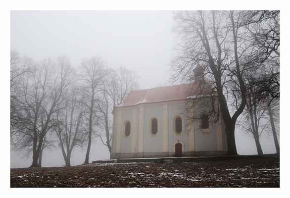 Cílem našeho dalšího výletu se stal kostel sv. Vavřince, nacházející se na Veselé hoře nedaleko Domažlic. Podle pověsti nechal první kapli na tomto místě postavit kníže Boleslav I., jako památku na vítězství nad Maďary.