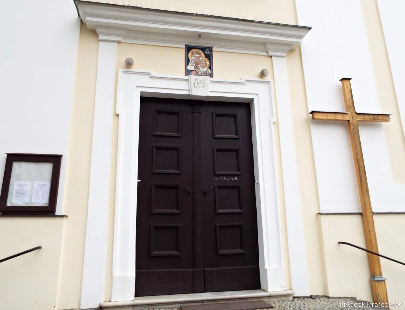 Ždánice - kostel Nanebevzetí Panny Marie 05 - vchod