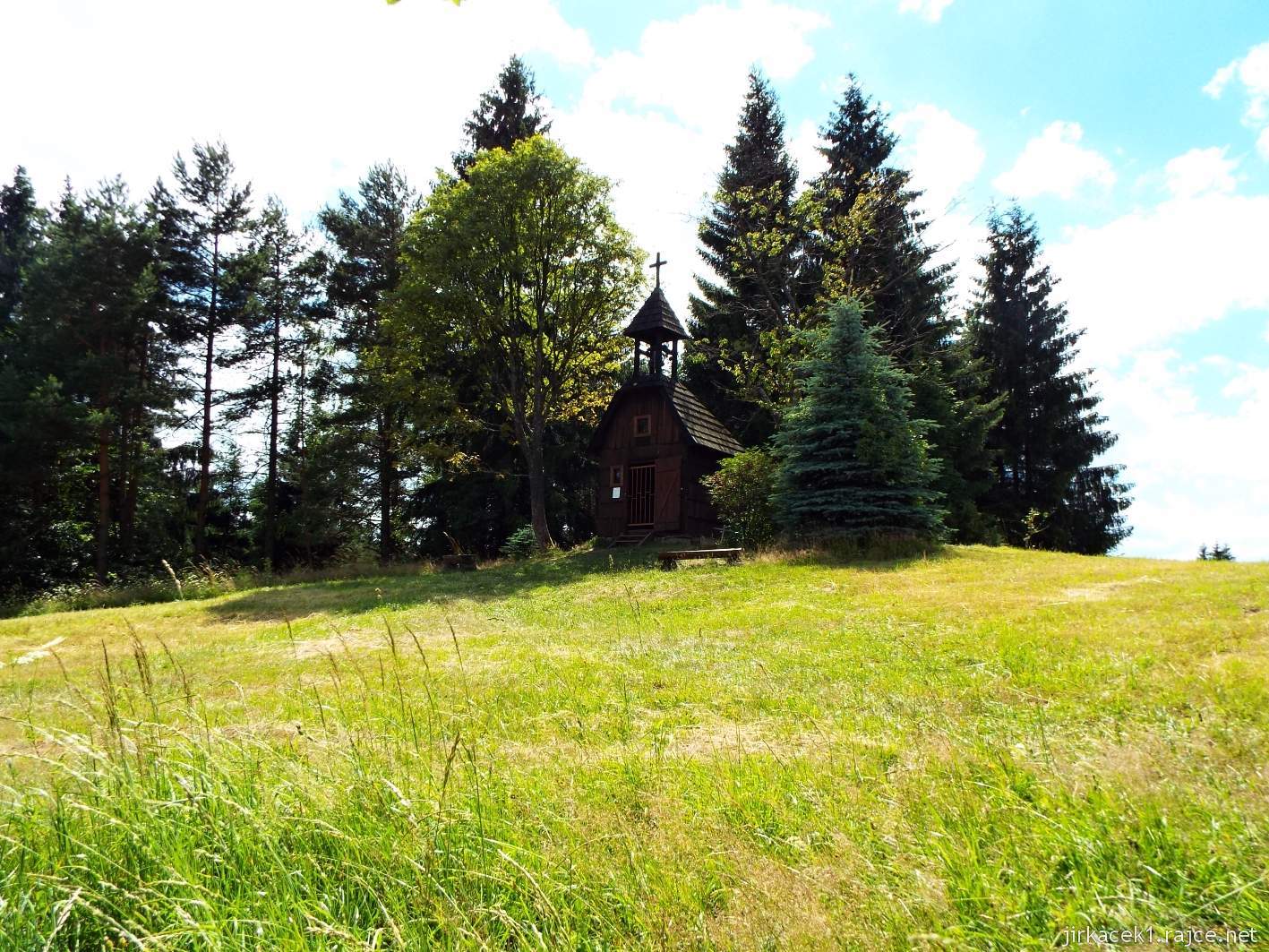 Velké Karlovice - zvonice za Miloňovou - celkový pohled